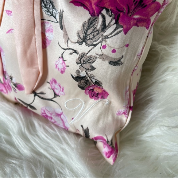 Victoria’s Secret Slippers Pink Faux Fur with Gift Bag 💕 - Picture 9 of 13